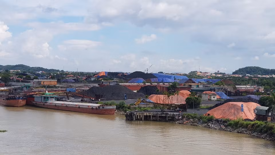 Dai gia “lan dot bien” lien quan than lau: Kiem tra bai than Kinh Mon thay gi?-Hinh-3