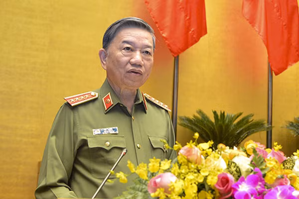  Tiểu ban An ninh trật tự xã hội do Đại tướng Tô Lâm, Ủy viên Bộ Chính trị, Bộ trưởng Bộ Công an làm Trưởng Tiểu ban. Tiểu ban có nhiệm vụ chỉ đạo bảo đảm an ninh, quốc phòng, trật tự an toàn xã hội, phòng chống tội phạm và các hành vi vi phạm pháp luật khác; tổ chức chỉ đạo kiểm soát chặt chẽ việc thực hiện các biện pháp giãn cách xã hội; truy vết, cách ly, khoanh vùng và các giải pháp phòng, chống dịch bệnh; xử lý nghiêm các hành vi vi phạm pháp luật.