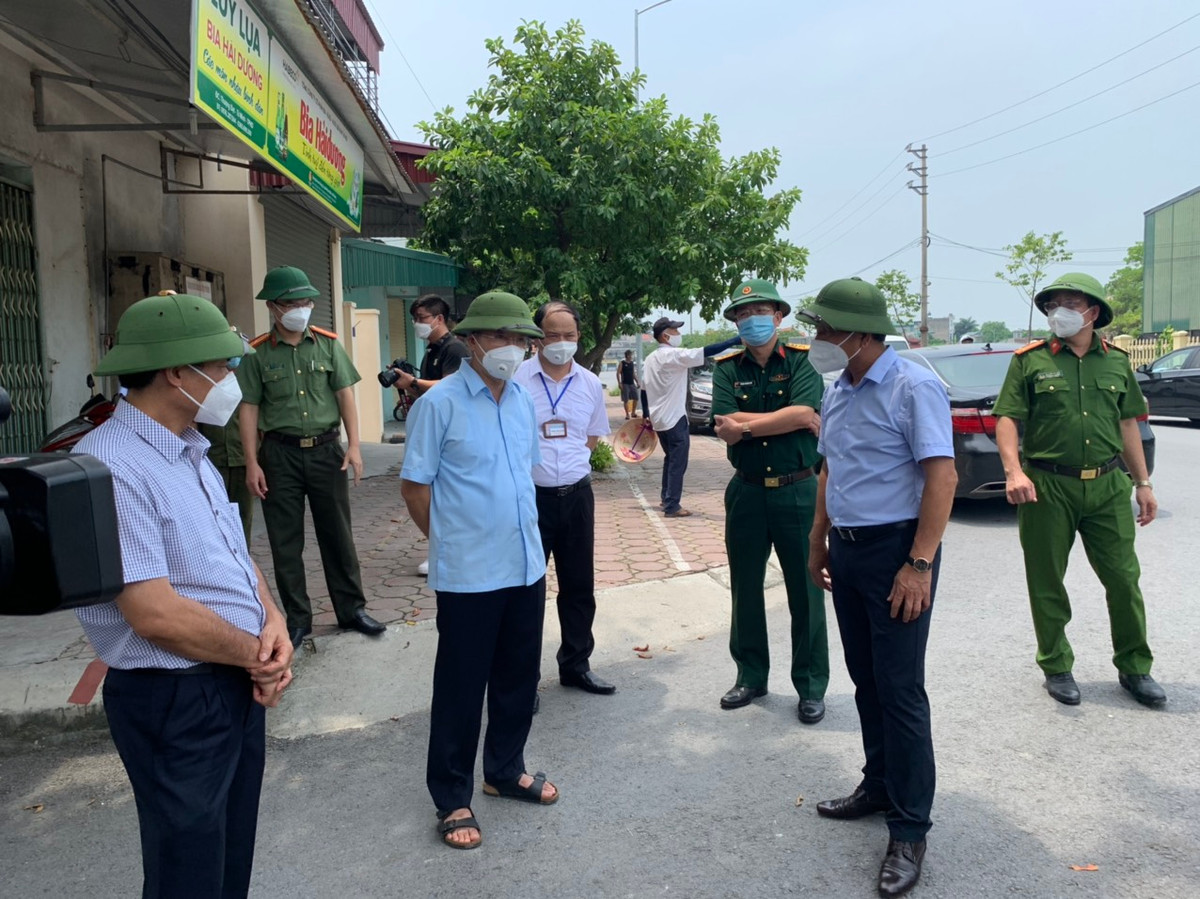 Tu 6/8: Thanh pho Hai Duong cach ly nha voi nha-Hinh-2