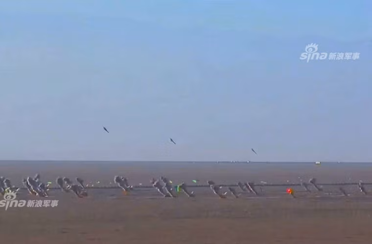 …đó chính là các đầu đạn của được phóng ra từ đầu đạn mẹ trên DF-16. Nguồn ảnh: Sina