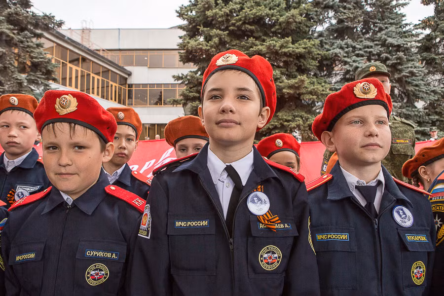 Ở điểm dừng Samara, hơn 1.000 người dân cùng cán bộ chính quyền, quân đội đã tổ chức buổi hòa nhạc, duyệt đội ngũ. Nguồn ảnh: Arms-Expo