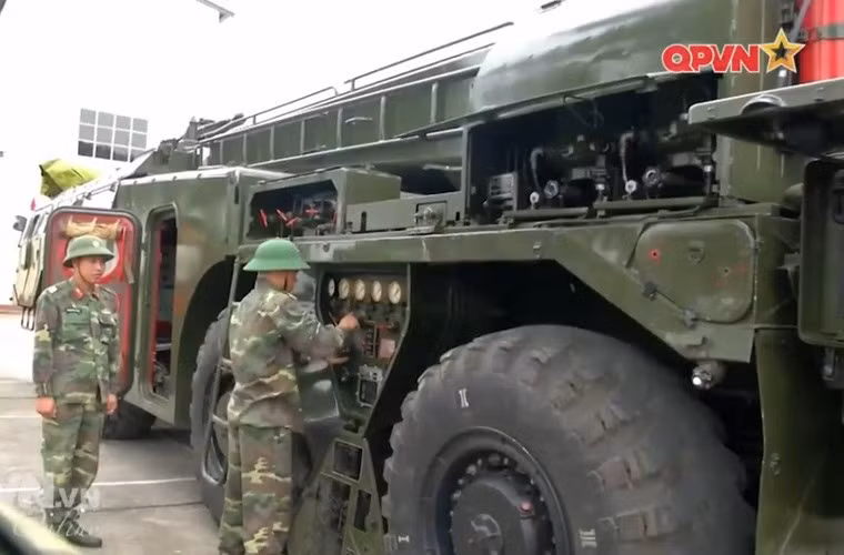 Theo Viện Tên lửa thuộc Viện Khoa học và Công nghệ quân sự (Bộ Quốc phòng), những năm qua Viện đã chủ trì tiếp thu công nghệ kiểm tra sửa chữa tăng hạn tổ hợp tên lửa, tham gia biên soạn qui trình công nghệ và chế tạo thiết bị”. Nguồn ảnh: Kênh Quốc phòng Việt Nam