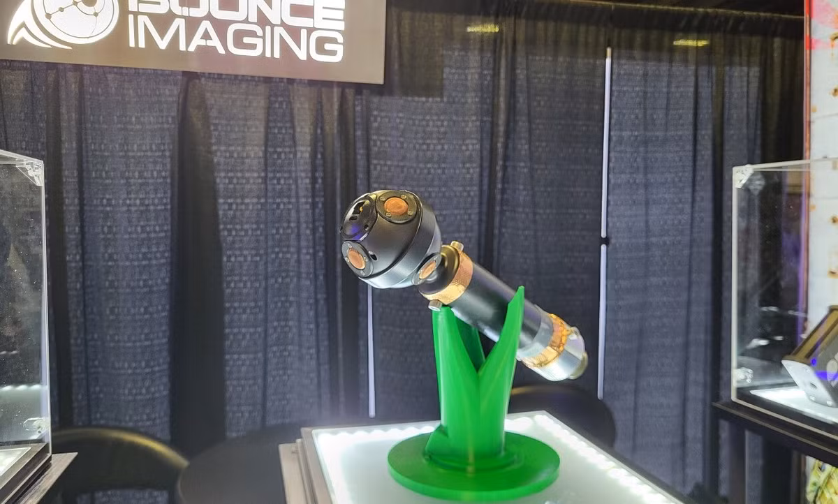 Vì những đặc điểm đó, Recce360 sẽ được sử dụng như một thiết bị kiểm soát một không gian rộng lớn nhưng nguy hiểm đối với con người. Nó cung cấp hình ảnh 360 độ toàn khu vực và truyền dẫn về thiết bị xem thông qua cáp quang bọc thép an toàn.