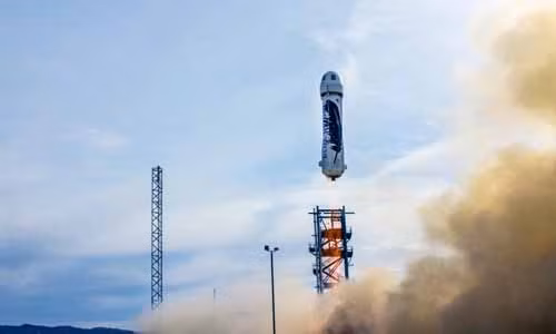 Bob Smith: “18 thang nua, se dua du khach len vu tru“