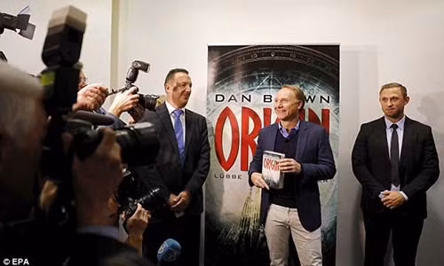 Tac gia "Mat ma Da Vinci": ''Con nguoi se khong can Chua troi..."