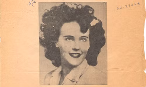 Do không phát hiện những vết máu tại nơi phát hiện thi thể Elizabeth Short nên cảnh sát nhận định cô bị giết ở một địa điểm khác.