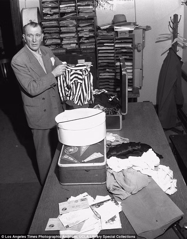 Cảnh sát đã tiến hành điều tra những nghi can này, trong đó có một số nhân vật nổi tiếng thuộc diện tình nghi như: họa sĩ Fred Sexton; Norman Chandler, chủ bút của tờ Los Angeles Times hay tay anh chị khét tiếng người Do Thái Bugsy Siegel.