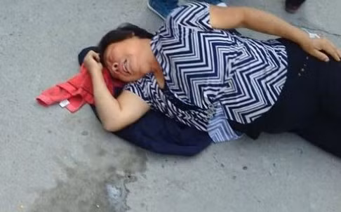 Ngoài Việt Nam, sự cố rò rỉ khí amoniac từng xảy ra ở một số nước và gây thiệt hại lớn. Cụ thể, vào lúc 6h30 ngày 9/2015, một nhà máy hóa chất ở Bình Đỉnh Sơn, Trung Quốc bị vỡ đường ống vận chuyển amoniac (giờ địa phương). Ảnh: SCMP.