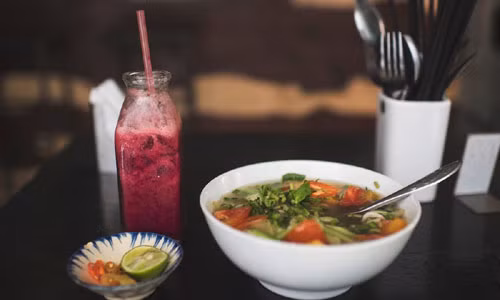 Theo danh sách của Business Insider, TP HCM xếp thứ 29 trong số 50 điểm đến an toàn khi du lịch một mình. Những địa điểm này thích hợp cho những chuyến đi nghỉ một mình đều được đánh giá cao là những thành phố an toàn và thân thiện.