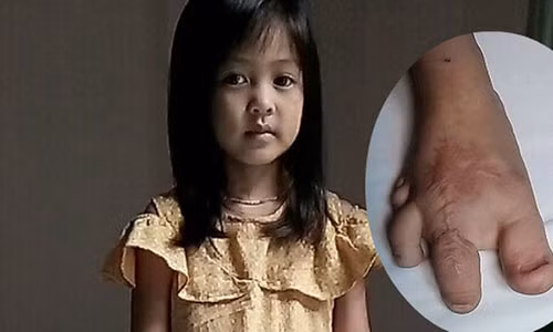 Nghen long be gai 5 tuoi voi uoc mo duoc... mac quan dai