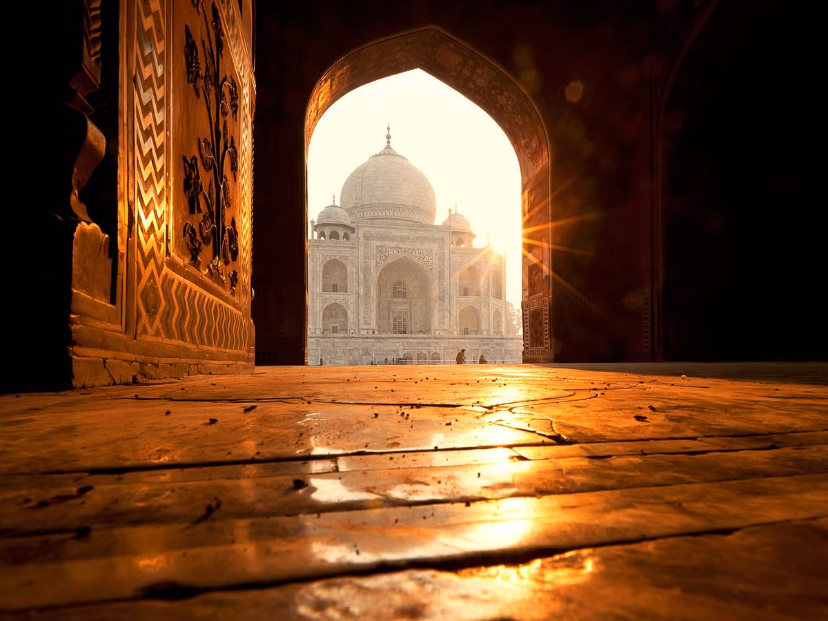 Lăng Taj Mahal, Ấn Độ được UNESCO công nhân là Di sản Thế giới. Đây là một trong những điểm du lịch được nhiều người tìm đến nhiều nhất ở Ấn Độ.