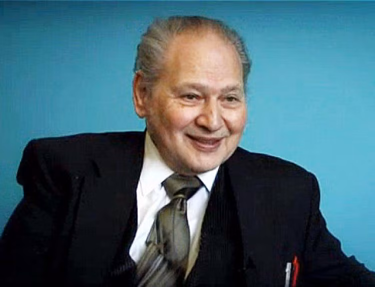 Lý do ông làm điều này là vì lo sợ công ty sẽ thất bại. Tuy nhiên, đây là quyết định sai lầm của ông Wayne. Bởi lẽ, nếu còn giữ số cổ phiếu trên thì đến năm 2011, tài sản của ông sẽ trị giá hơn 35 tỷ USD.