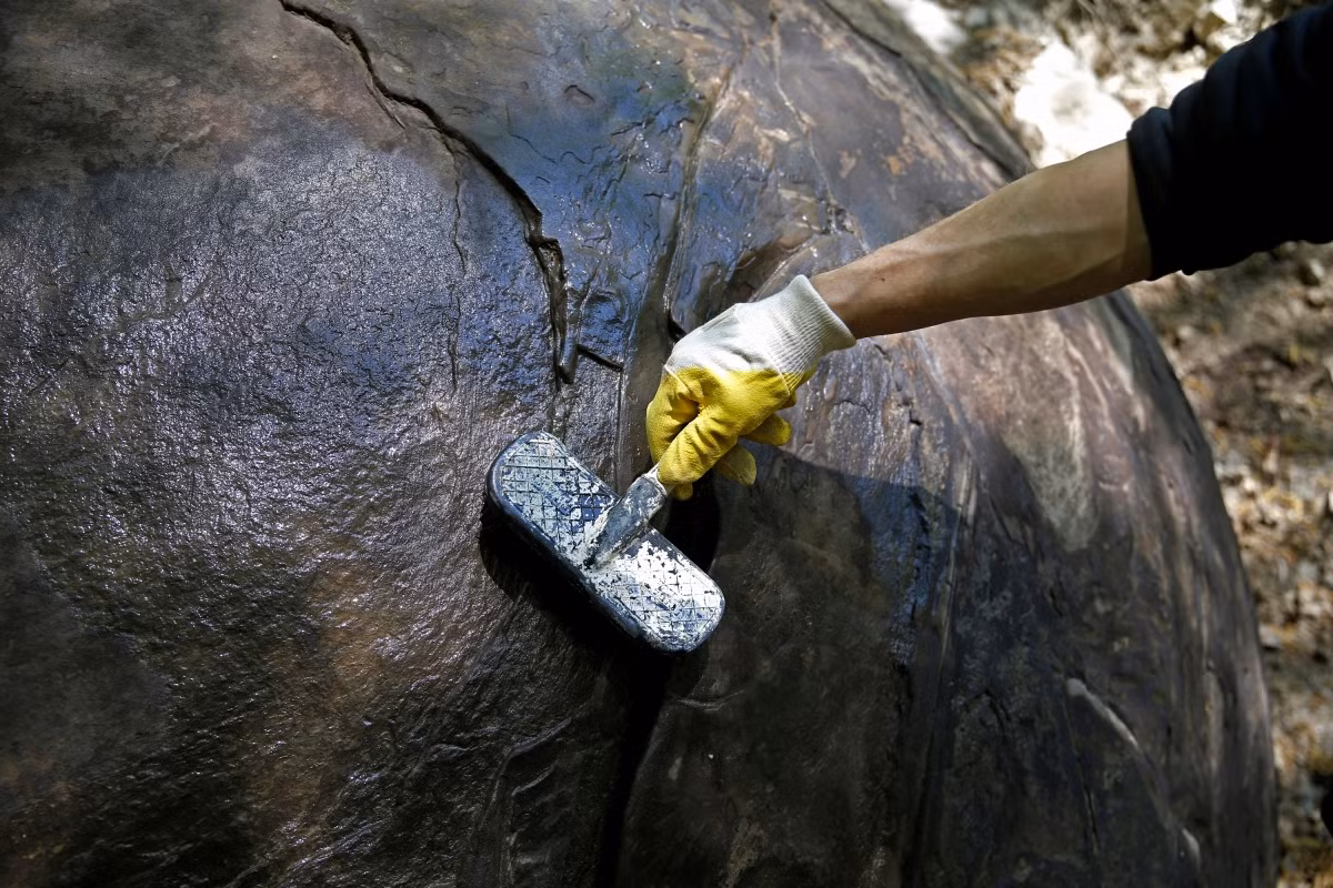 Cho đến nay, tất cả chỉ là giả thuyết chưa tìm ra chứng cứ chứng minh. Chính vì vậy, khối cầu đá khổng lồ này cho đến nay vẫn là một bí ẩn lớn chưa có lời giải.