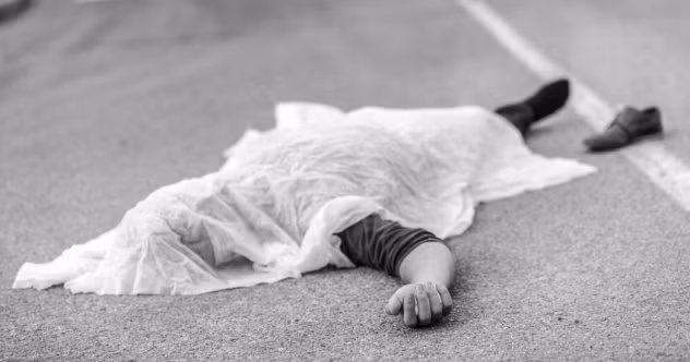 Trước khi gây ra tội ác trên, trong thời gian làm nhiệm vụ hồi Chiến tranh thế giới 2, Unruh khiến nhiều người rùng mình ghi chép cẩn thận và chi tiết về từng binh sĩ Đức bị bắn chết cũng như tình trạng thi thể của họ.