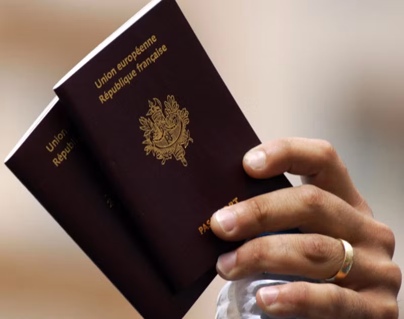 Pháp. Số quốc gia ghé thăm không cần xin visa: 156.
