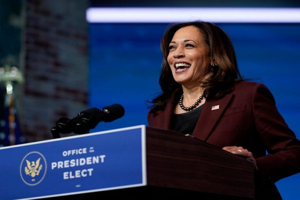 Theo Business Insider, Phó Tổng thống đắc cử Mỹ Kamala Harris (ảnh) dự kiến sẽ tuyên thệ nhậm chức vào ngày 20/1/2021. Sau khi chính thức nhậm chức, bà sẽ được hưởng những đặc quyền nhất định của một Phó Tổng thống Mỹ. Ảnh: AP.