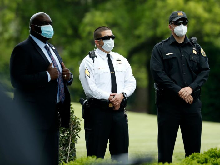 Trong khi các Tổng thống Mỹ được Mật vụ bảo vệ suốt đời, các cựu Phó Tổng thống chỉ được bảo vệ tối đa 6 tháng sau khi rời nhiệm sở. Theo USA Today, Bộ An ninh Nội địa Mỹ có thể ra quyết định tăng khoảng thời gian này. Ảnh: AP.