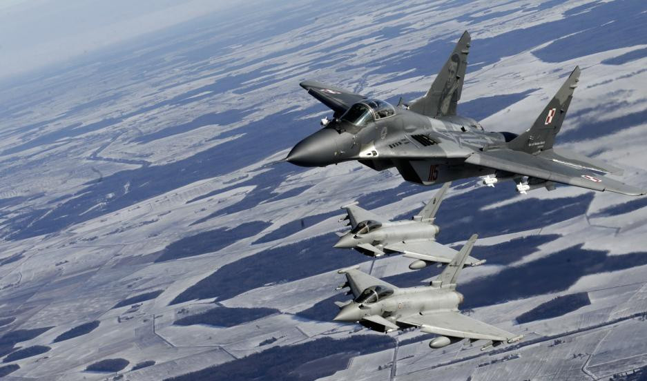 Tai sao phuong Tay tin rang NATO se thua trong tran khong chien tai Kaliningrad?-Hinh-2