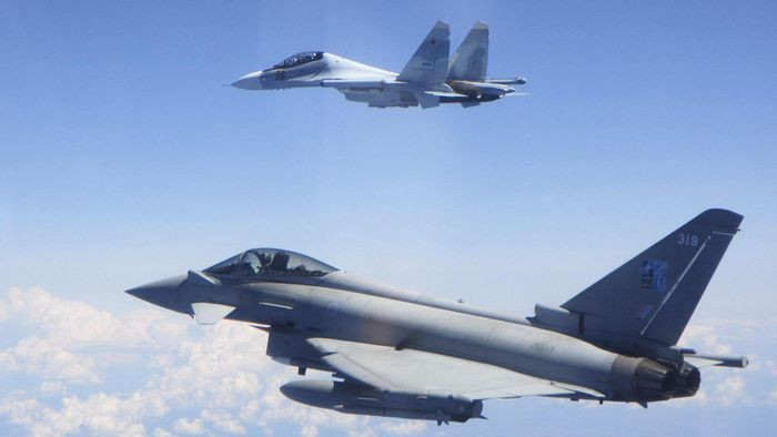 Tai sao phuong Tay tin rang NATO se thua trong tran khong chien tai Kaliningrad?