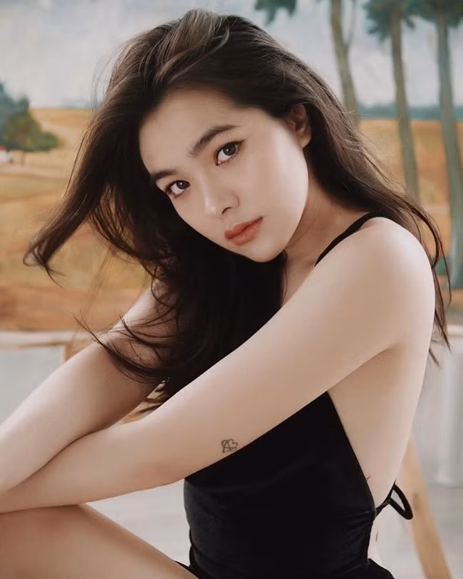 "Mình không cảm thấy đó là rắc rối, ngược lại còn là một điều may mắn bởi nhờ hình ảnh đó mà mình kết bạn dễ hơn" - cô chia sẻ.