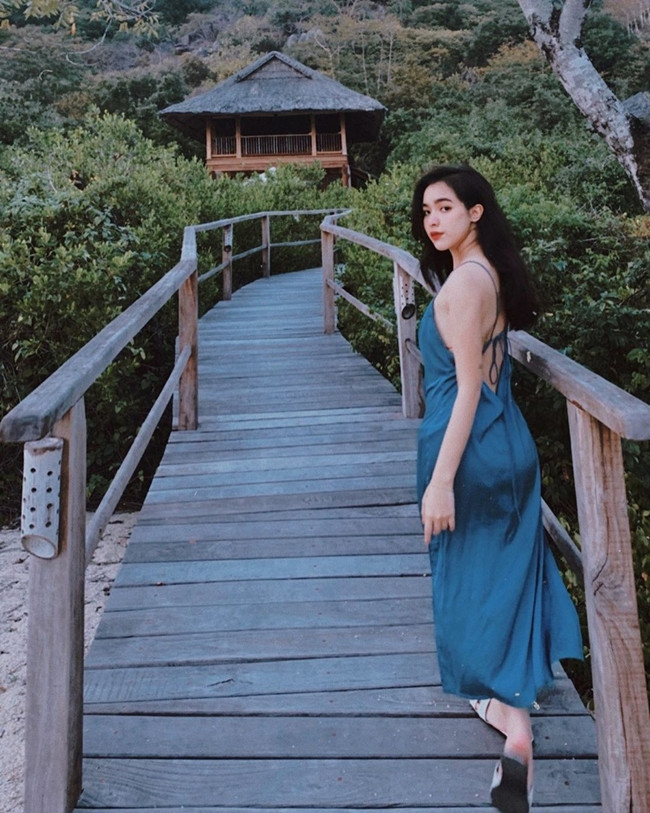 Hồ Thiên Trang không chỉ thu hút người đối diện bởi gương mặt xinh xắn mà còn bởi vóc dáng cân đối. Với lợi thế vóc dáng, cô thường xuyên được mời làm người mẫu ảnh nhưng hiện tại cô nhận ít lời mời hơn để tập trung cho việc học.