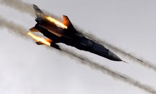 Khong quan Nga - Syria oanh kich du doi khung bo IS