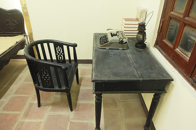 Bàn làm việc của Bác Hồ ở nhà ông Đỗ Đình Thiện.
