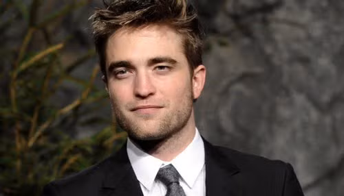 Nam diễn viên, người mẫu, nhà sản xuất tài năng Robert Pattinson, 34 tuổi.