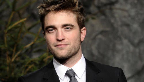 Nam diễn viên, người mẫu, nhà sản xuất tài năng Robert Pattinson, 34 tuổi.