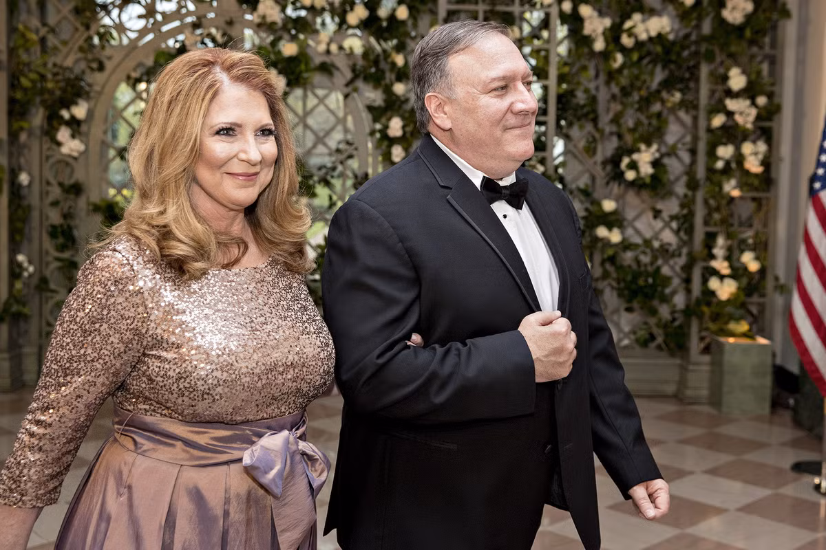 Dieu it biet ve phu nhan Ngoai truong My co the da mac COVID-19-Hinh-4