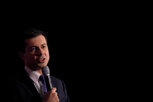 Năm 2015, ông Pete Buttigieg công khai là người đồng tính. Ảnh: Reuters.