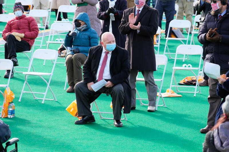 Chan dung tan Chu tich Ha vien bang My vua qua doi vi COVID-19-Hinh-7