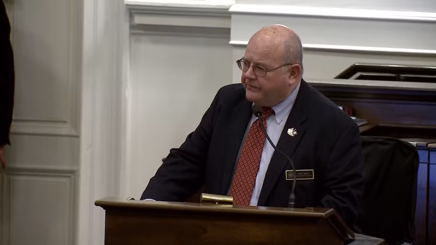 Chan dung tan Chu tich Ha vien bang My vua qua doi vi COVID-19-Hinh-5