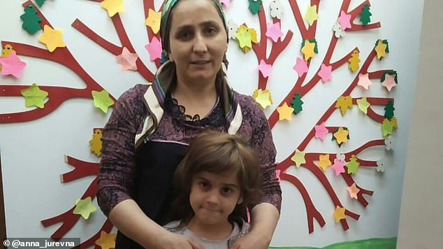 "Aisha đã phải chịu đựng sự bạo hành thời gian dài và bị chấn thương tâm lý nặng nề. Sức khỏe của bé chưa được ổn định và sẽ cần nhiều năm để phục hồi", cô Yevloyeva nói.