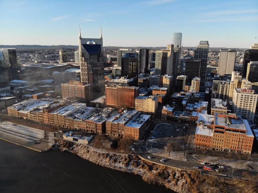 Hien truong oto phat no giua thanh pho o My ngay Giang sinh-Hinh-7