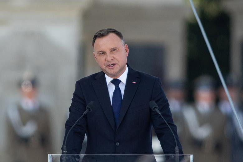 “Tổng thống Andrzej Duda được xét nghiệm COVID-19 ngày hôm qua (23/10). Kết quả là dương tính. Tổng thống vẫn khỏe. Chúng tôi vẫn giữ liên lạc thường xuyên với các cơ quan y tế có liên quan”, người phát ngôn của Tổng thống Ba Lan, Blazej Spychalski, thông báo trên Twitter ngày 24/10. Ảnh: Reuters.