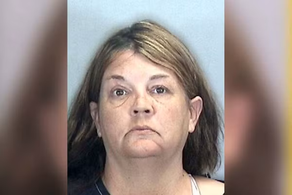 Ta hoa phat hien thi the trong thung rac gui nho cua hang xom