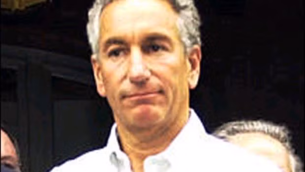 Dieu it biet ve thong gia cua Tong thong Trump vua duoc an xa-Hinh-6