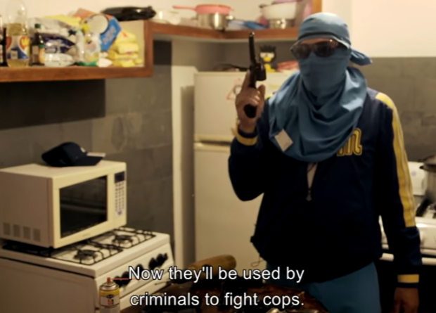 Theo Daily Star, bộ phim tài liệu La Causa đã hé lộ phần nào cuộc sống tại một trong những "nhà tù nguy hiểm nhất thế giới" - General Penitentiary - ở bang Guarico, Venezuela. (Nguồn ảnh: The Sun/Daily Star)