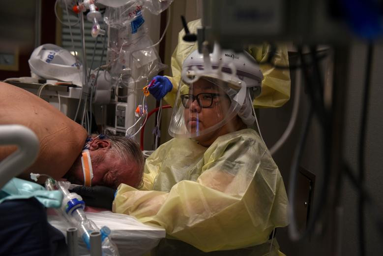 Bên trong phòng điều trị cho bệnh nhân COVID-19 tại một bệnh viện ở Hutchinson, bang Kansas, ngày 20/11.