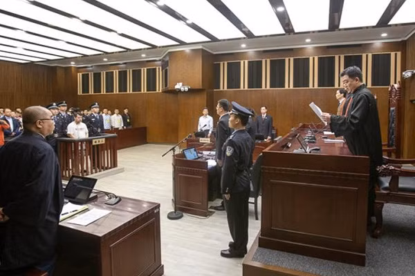 Trung Quoc tu hinh ke dam chet 2 hoc sinh tieu hoc