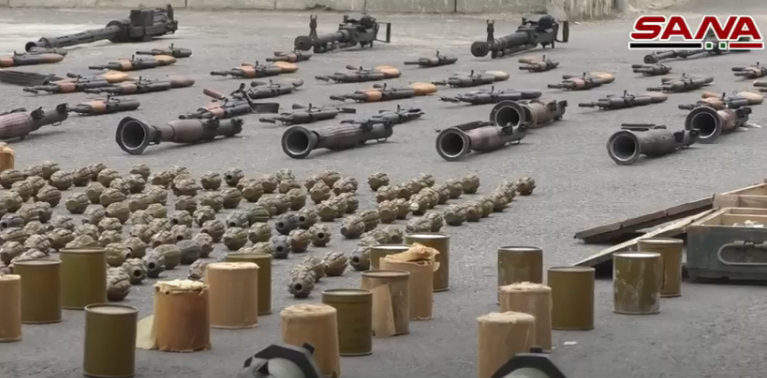 Sau khi giành quyền kiểm soát các khu vực miền nam và miền trung Syria từ tay nhóm khủng bố, Quân đội Syria đã nhiều lần phát hiện số lượng lớn vũ khí, đạn dược mà các tay súng phiến quân bỏ lại trước khi rút quân.