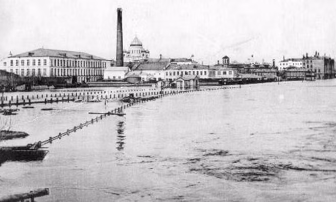 Hơn 100 km đường phố bị ngập.