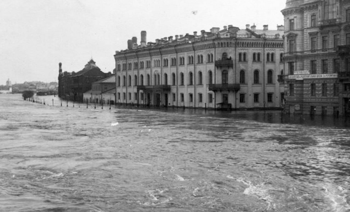 Các thương gia giàu có khi đó đã thành lập quỹ cứu trợ các nạn nhân bị ảnh hưởng bởi lũ lụt, thu hút nhiều người quyên góp.