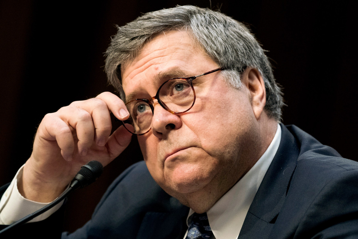 Từ năm 1994 đến 2008, ông William Barr làm công việc pháp lý cho GTE và sau đó là công ty Verizon Communications. Từ năm 2009 đến 2018, Barr là thành viên trong ban giám đốc của Tập đoàn Time Warner. Ảnh: New Yorker.