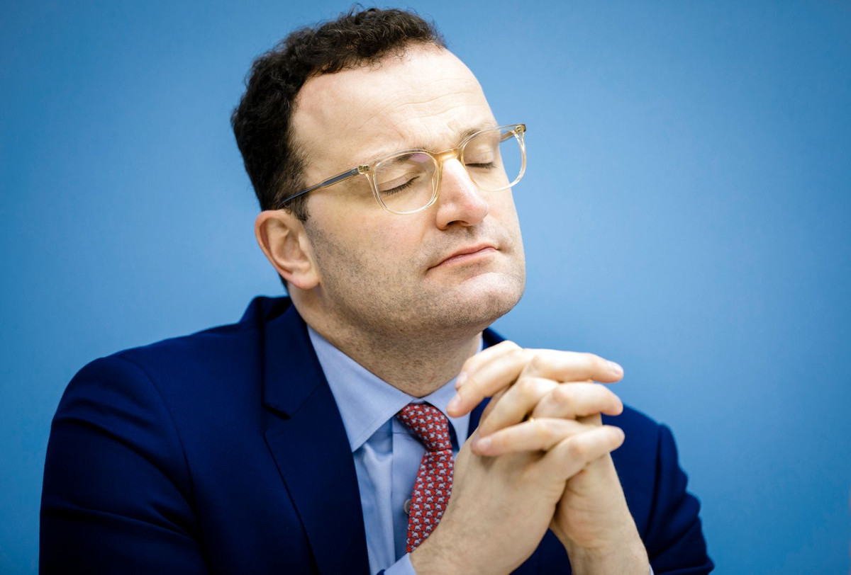 Về đời tư, chính trị gia Đức Jens Spahn kết hôn với Daniel Funke, một nhà báo kỳ cựu, vào tháng 12/2017. Ảnh: Spiegel.