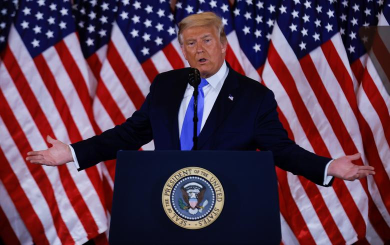 Trong khi đó, Newsweek đưa tin, một số thành viên Đảng Cộng hòa cho rằng ông Donald Trump vẫn còn các lộ trình pháp lý tiềm năng để đảo ngược cuộc bầu cử. Ảnh: Reuters.