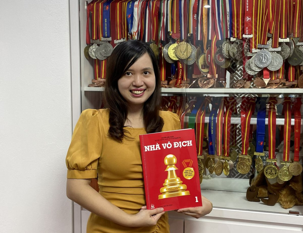 Nha xuat ban Kim Dong phat hanh bo sach “Nha vo dich” day tre choi co vua