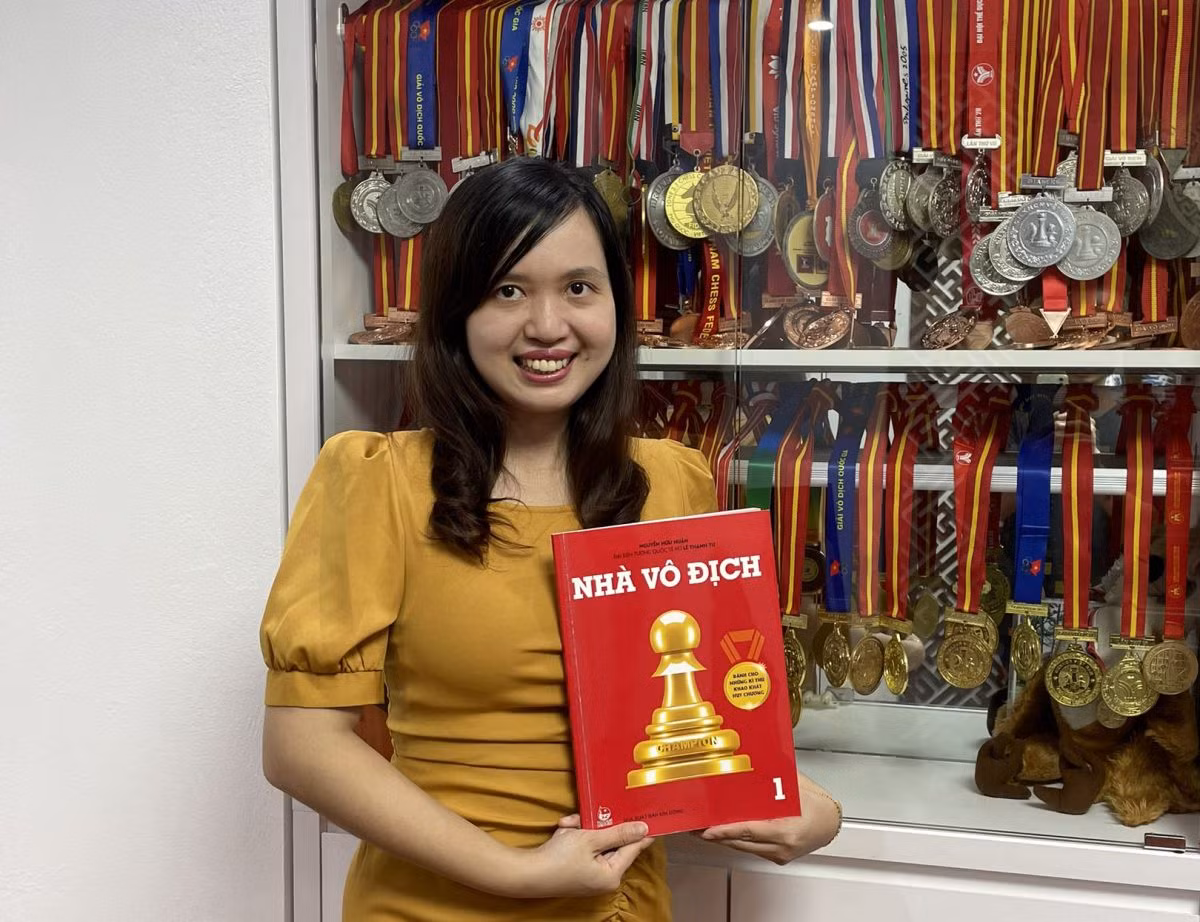 Nha xuat ban Kim Dong phat hanh bo sach “Nha vo dich” day tre choi co vua