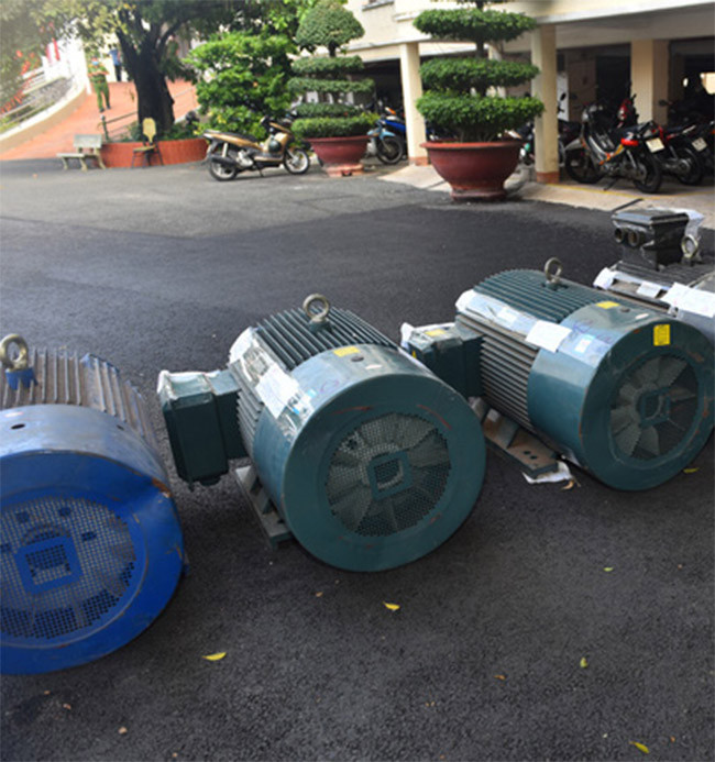 Từ tài liệu trinh sát, ban chuyên án phát hiện đường dây này còn cất giấu lượng lớn ma túy trong các máy phát điện, đang gửi tại công ty vận chuyển để đưa ra Hà Nội. Đêm hôm đó, Cục Cảnh sát điều tra tội phạm về ma túy đã khám xét khẩn cấp kho hàng của công ty vận chuyển ở Bình Chánh (TP.HCM), thu giữ 150 kg ketamine được cất giấu trong 5 máy phát điện. 